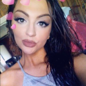 Meet your Posher, Shelbi